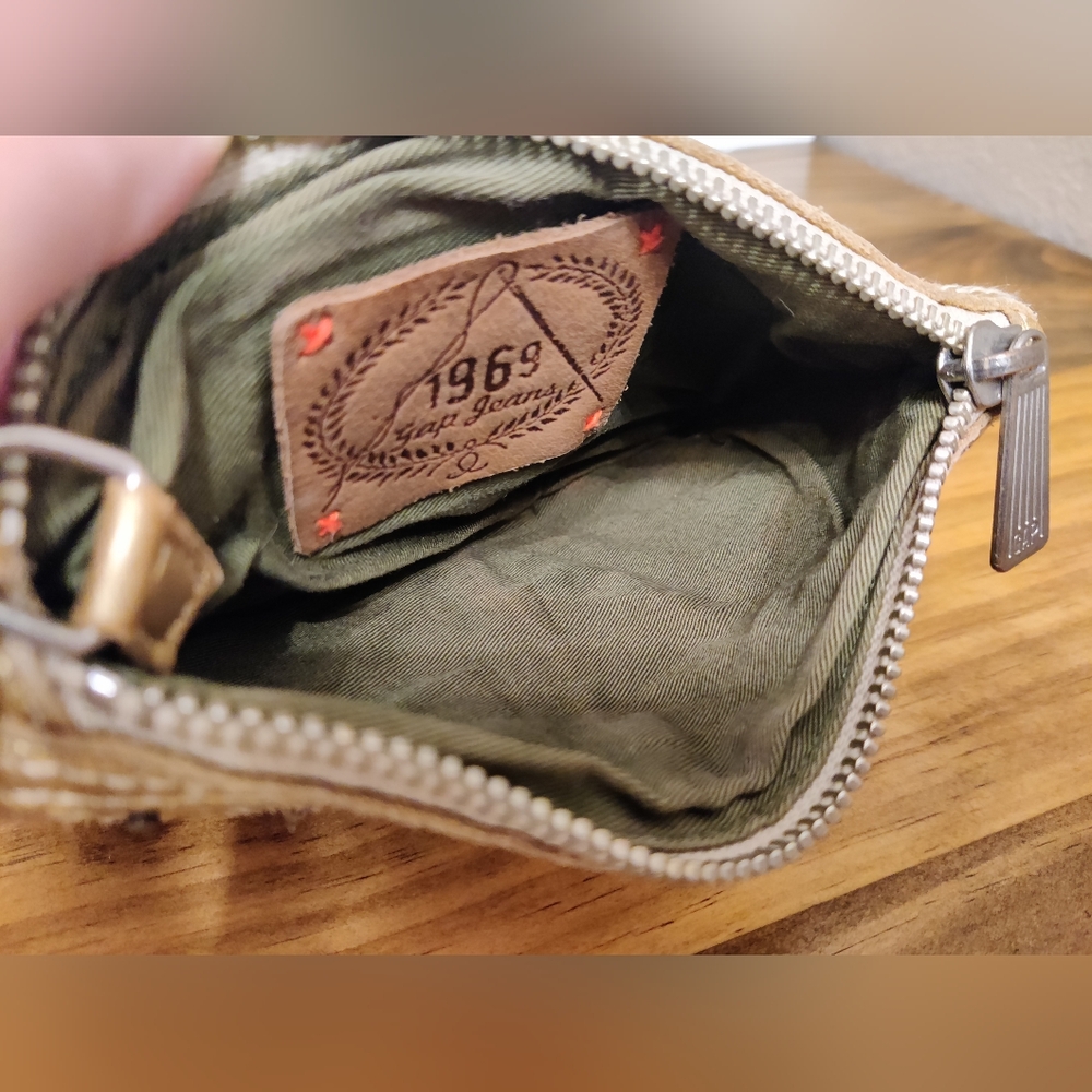 Vintage Y2K Gold Leather Butterfly Wristlet By The GAP - Picture 8 of 8